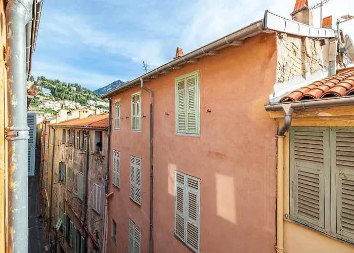 Le Bougainvillier Vieille * Menton