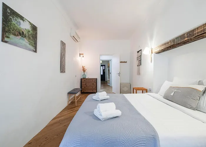 Le Bougainvillier Vieille Apartment