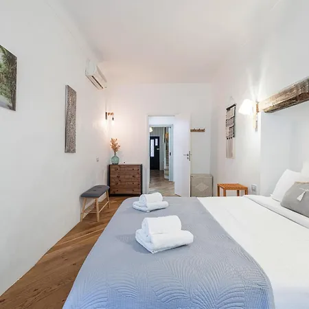 Le Bougainvillier Vieille Apartment