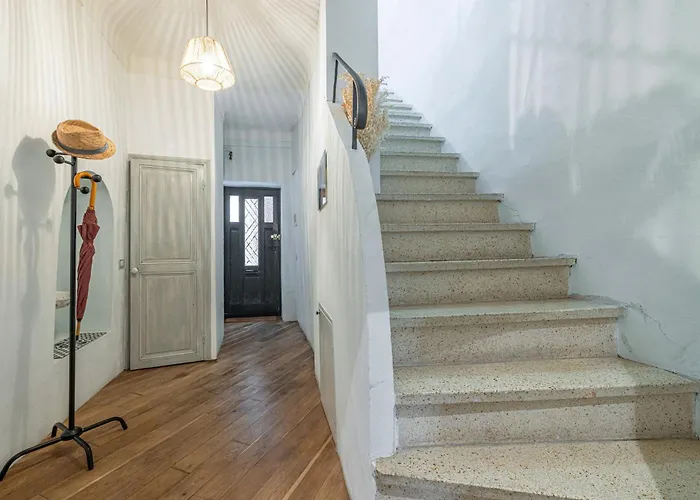 Le Bougainvillier Vieille Apartment *